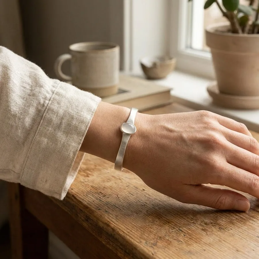 Adjustable 925 Sterling Silver & White Agate Bracelet — use scene