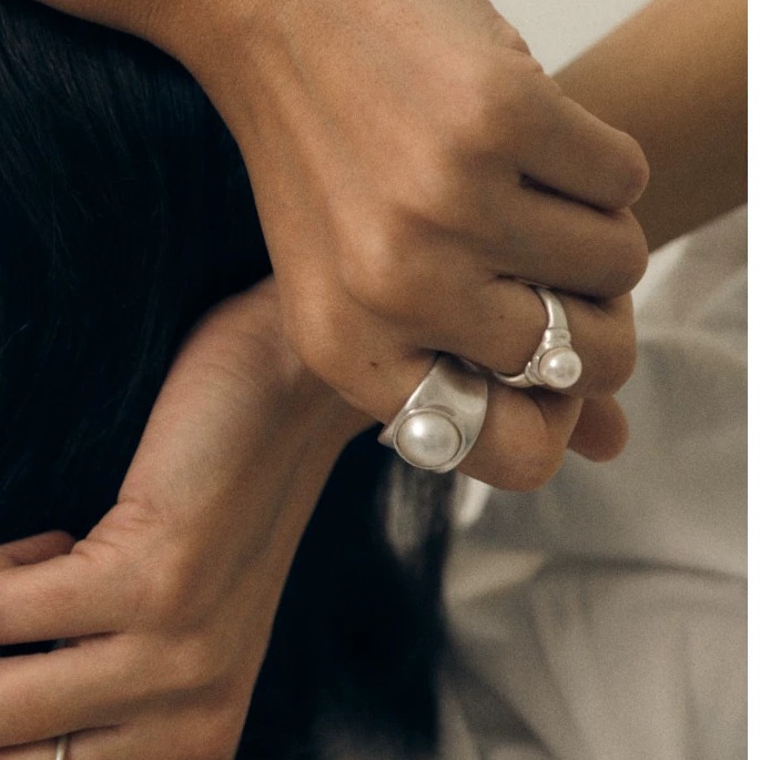 Vintage-Style Mabe Pearl Wide Band Ring — original source image