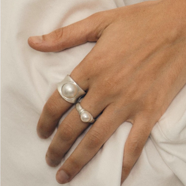 Vintage-Style Mabe Pearl Wide Band Ring — original source image