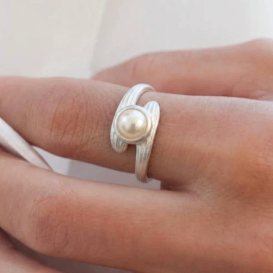 Handcrafted 925 Sterling Silver and Pearl Ring — original source image