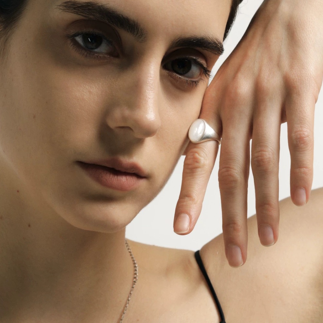 Oval Mother-of-Pearl Vintage-Style Sterling Silver Ring — original source image