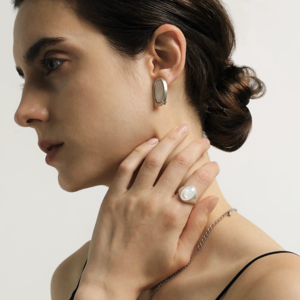 Oval Mother-of-Pearl Vintage-Style Sterling Silver Ring — original source image