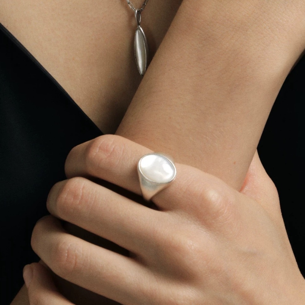 Oval Mother-of-Pearl Vintage-Style Sterling Silver Ring — original source image