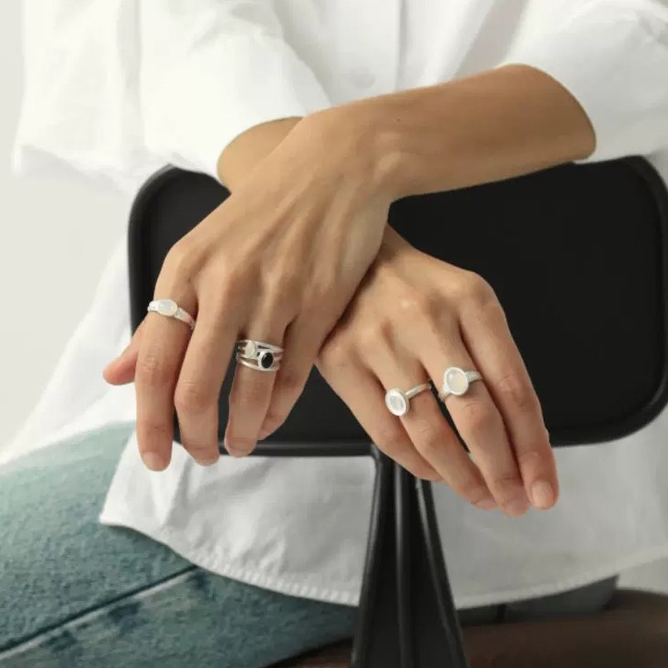 Retro Double-Ridge White Agate Adjustable Ring — original source image