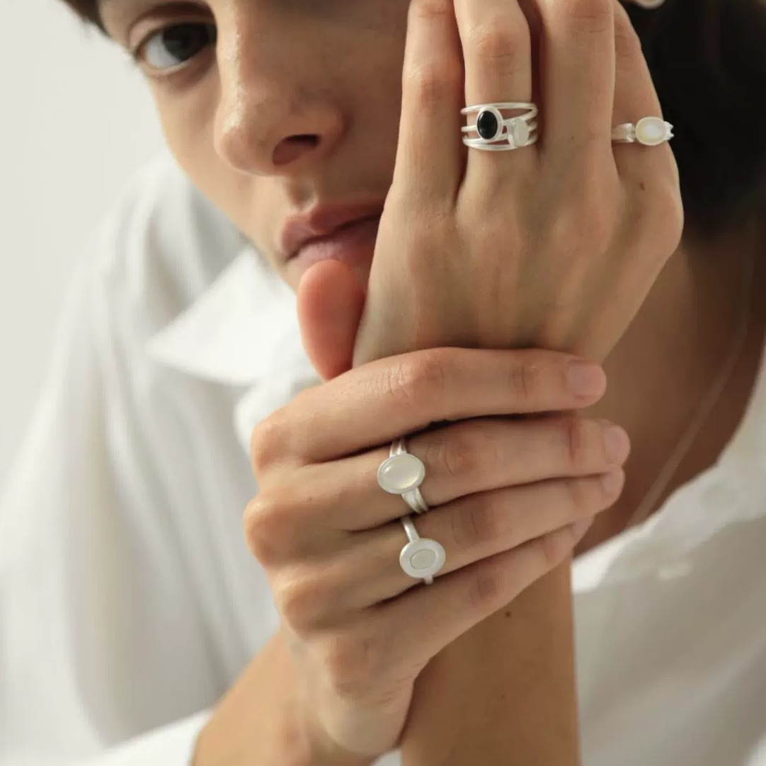 Retro Double-Ridge White Agate Adjustable Ring — original source image