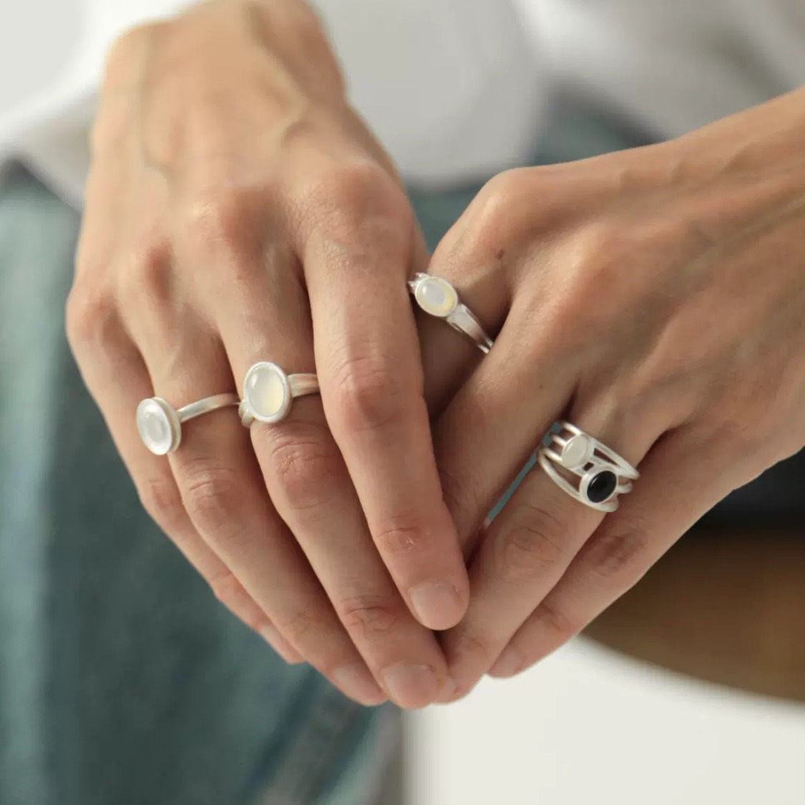 Retro Double-Ridge White Agate Adjustable Ring — original source image