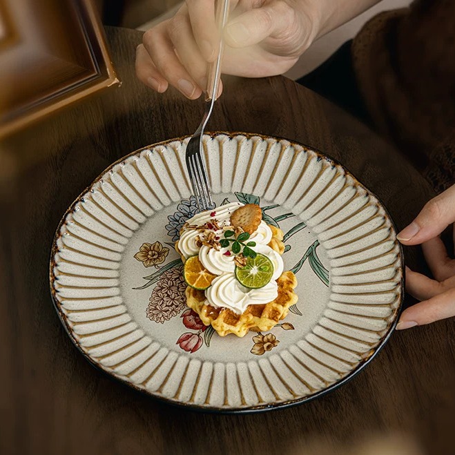 Linsen Ceramics Irregular Vintage-Style Ceramic Plate product view