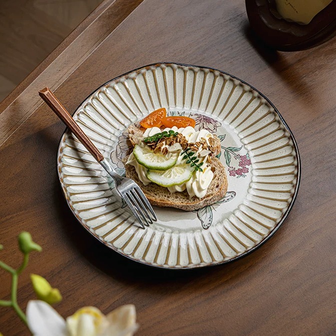 Linsen Ceramics Irregular Vintage-Style Ceramic Plate product view